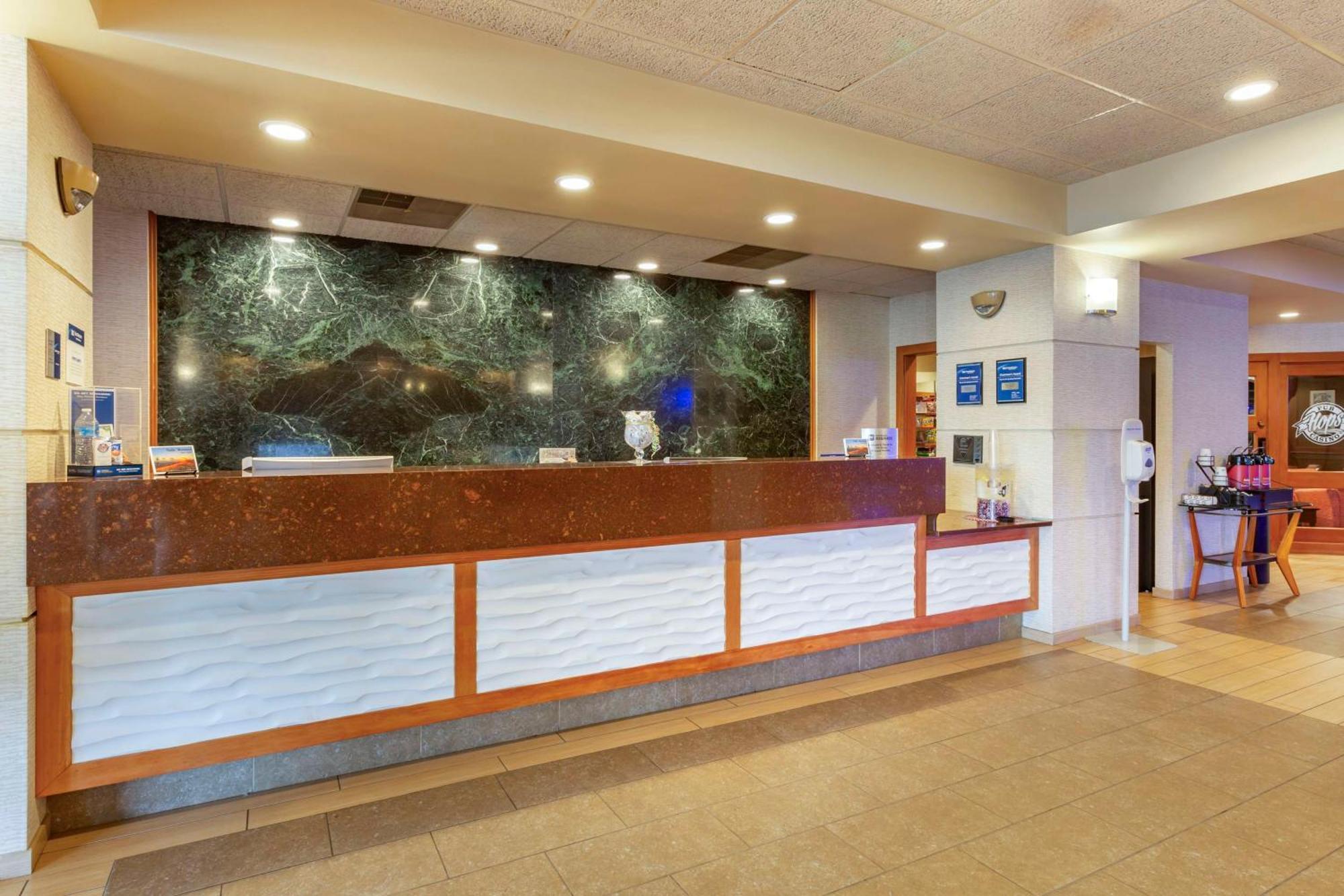 Best Western Plus Butte Plaza Inn Exterior foto