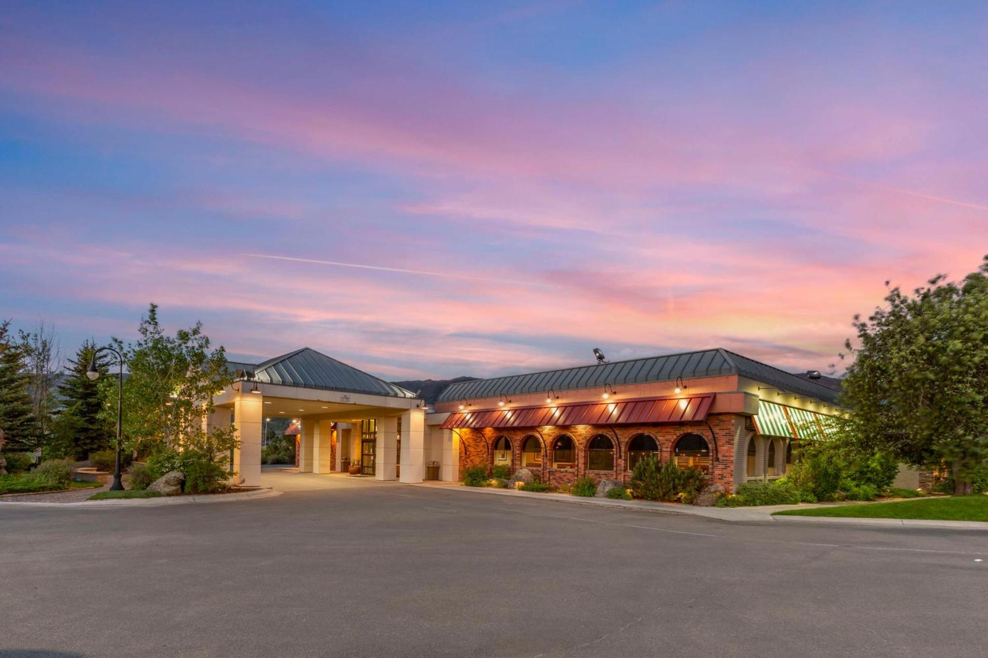 Best Western Plus Butte Plaza Inn Exterior foto